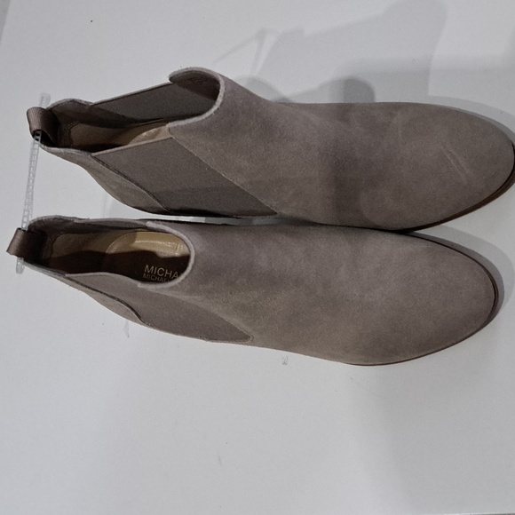 MICHAEL Michael Kors Lottie Chelsea Bootie Birch Vachetta Leather - Picture 6 of 9